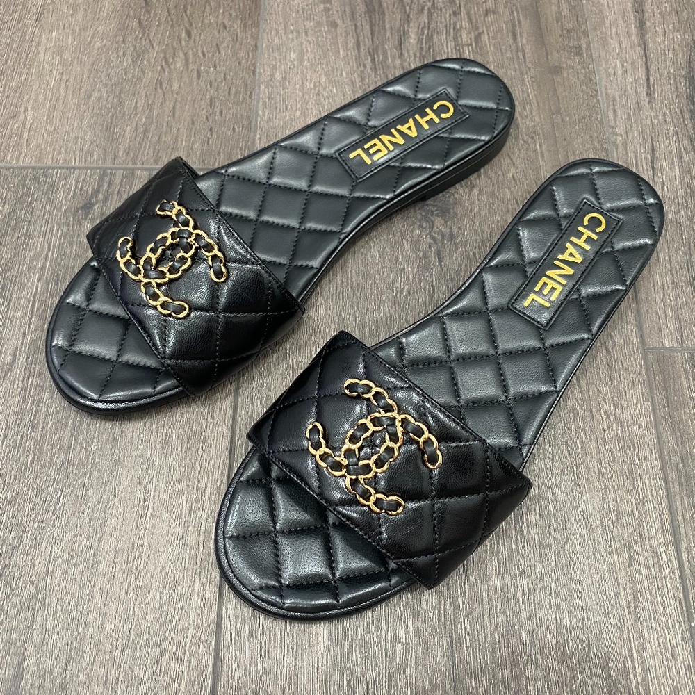 2023 CHANEL GOLD CHAIN CC LOGO BLACK LEATHER FLAT SHOES SLIDES MULES 38 - Picture 10 of 16